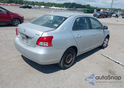 2010 Toyota Yaris z USA, uszkodzony, nr VIN JTDBT4K37A1365656
